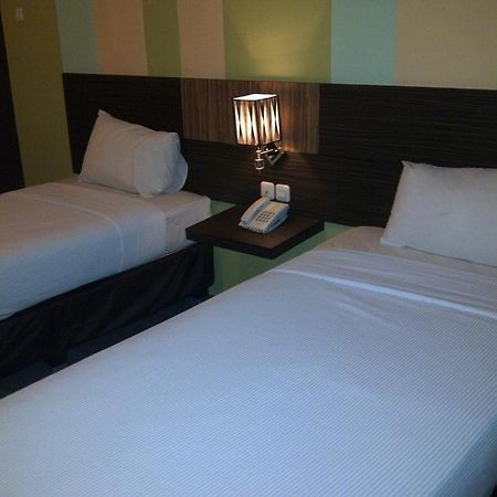 Pose In Hotel Yogyakarta Exterior photo