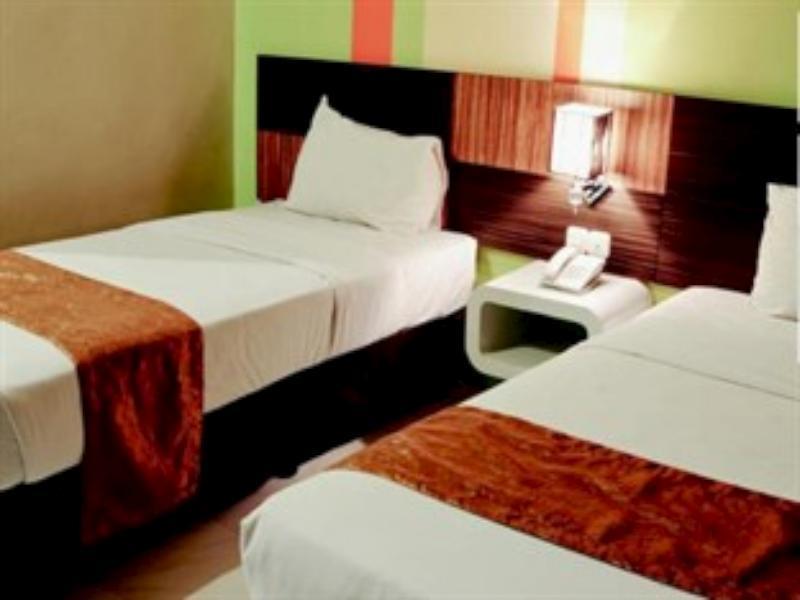 Pose In Hotel Yogyakarta Exterior photo