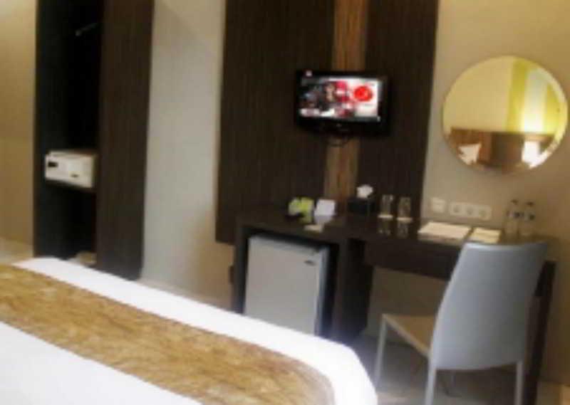 Pose In Hotel Yogyakarta Exterior photo